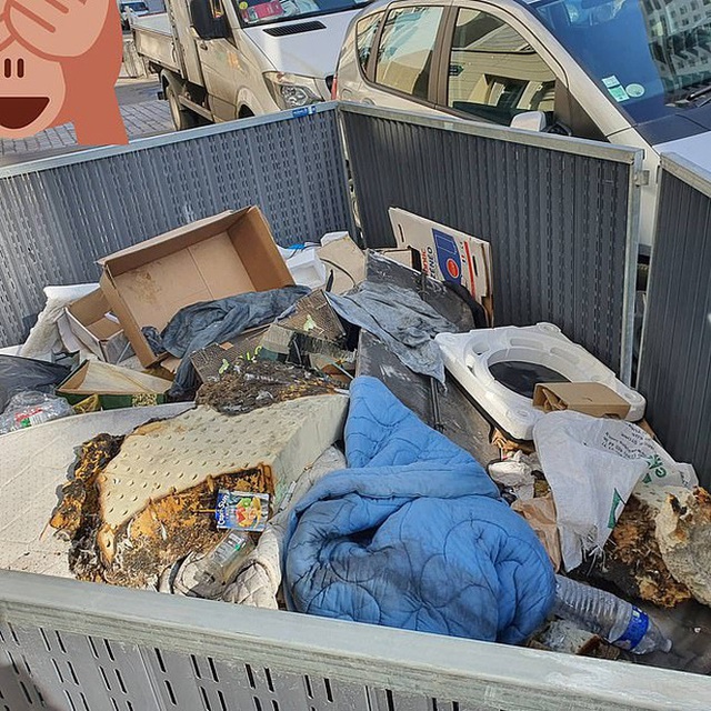 Những hình ảnh gây sốc cho thấy thành phố Paris hoa lệ ngập trong rác khiến cộng đồng mạng thất vọng tràn trề, chuyện gì đang xảy ra? - Ảnh 4.