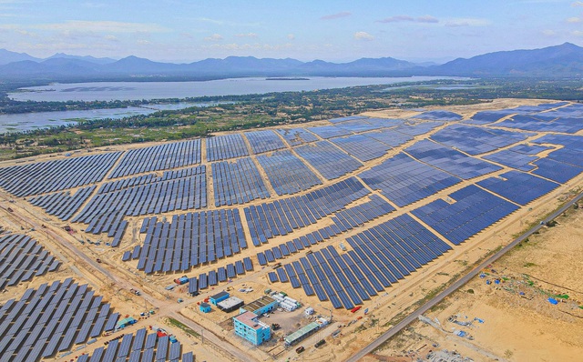 Nhà máy năng lượng mặt trời Phù Mỹ - Bình Định.