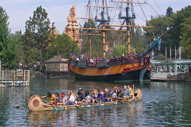 14 bí mật siêu thú vị về những điểm tham quan nổi tiếng nhất của Disneyland - Ảnh 3.