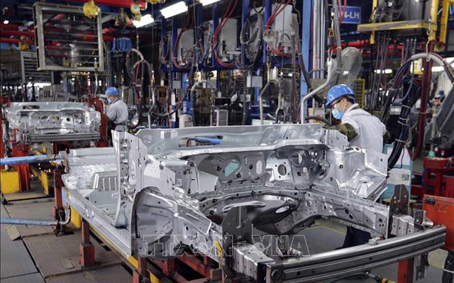 Sản xuất xe ô tô tại nhà máy Ford Hải Dương. Ảnh: Trần Việt/TTXVN