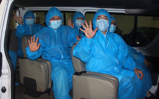Lực lượng y bác sĩ của Hà Nội chi viện cho Bắc Giang chống dịch. Ảnh: VGP/Gia Huy