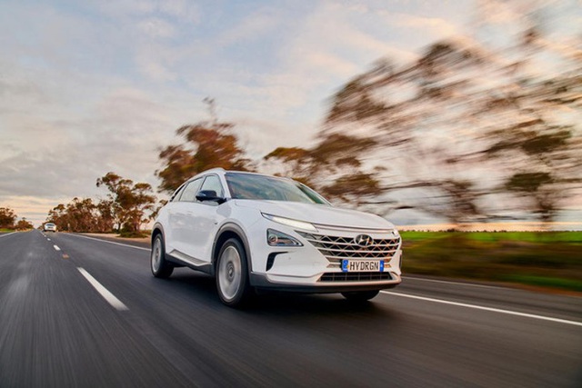  Mẫu ô tô Hyundai lập kỷ lục thế giới, chạy gần 900 km chỉ với 1 bình nhiên liệu nạp đầy - Ảnh 1.