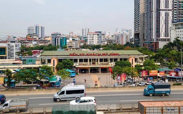 Không khí đìu hiu bao trùm nhà ga, bến xe và sân bay Hà Nội - Ảnh 1. Không khí đìu hiu bao trùm nhà ga, bến xe và sân bay Hà Nội - Ảnh 1.