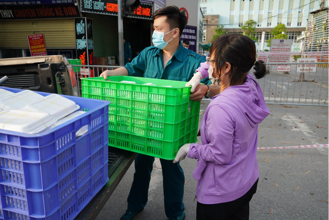  Tình người quanh xóm ung thư mùa dịch COVID-19  - Ảnh 3.