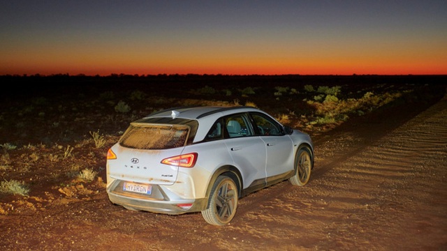  Mẫu ô tô Hyundai lập kỷ lục thế giới, chạy gần 900 km chỉ với 1 bình nhiên liệu nạp đầy - Ảnh 9.