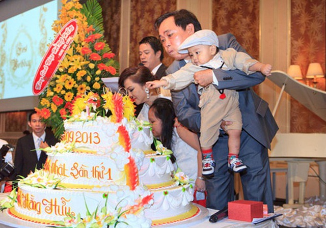 Được trao khối tài sản khổng lồ bao gồm cả khu du lịch Đại Nam, con trai út bà Phương Hằng là tỷ phú trẻ nhất Việt Nam? - Ảnh 1. Được trao khối tài sản khổng lồ bao gồm cả khu du lịch Đại Nam, con trai út bà Phương Hằng là tỷ phú trẻ nhất Việt Nam? - Ảnh 1.