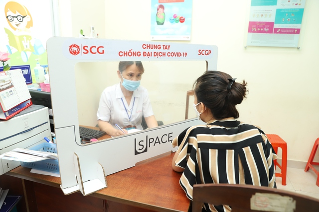 Tập đoàn SCG thần tốc làm ra 100 giường giấy tặng bệnh viện dã chiến Bắc Giang, từ 100% giấy tái chế, dễ vận chuyển và lắp đặt - Ảnh 1.