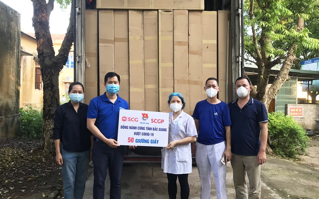 Được làm từ 100% giấy tái chế, giường giấy của SCGP được được vận chuyển đến bệnh viện dã chiến tỉnh Bắc Giang nhằm hỗ trợ chống dịch.
