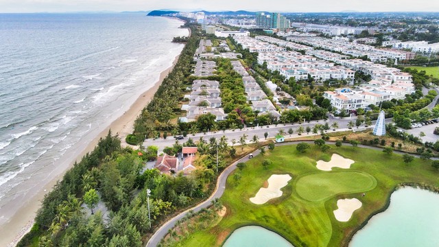 Có gì trong hai khu villa biển biệt lập nổi tiếng của FLC Hotels & Resorts? - Ảnh 1. Có gì trong hai khu villa biển biệt lập nổi tiếng của FLC Hotels & Resorts? - Ảnh 1.