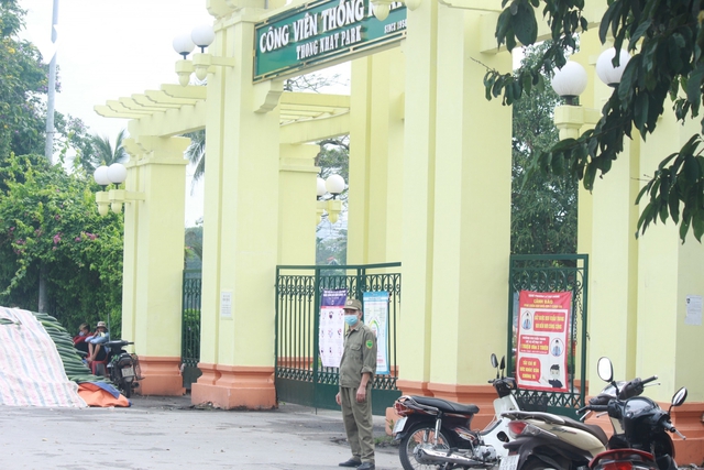  Công viên ở Hà Nội đồng loạt đóng cửa phòng chống dịch Covid-19 - Ảnh 8.