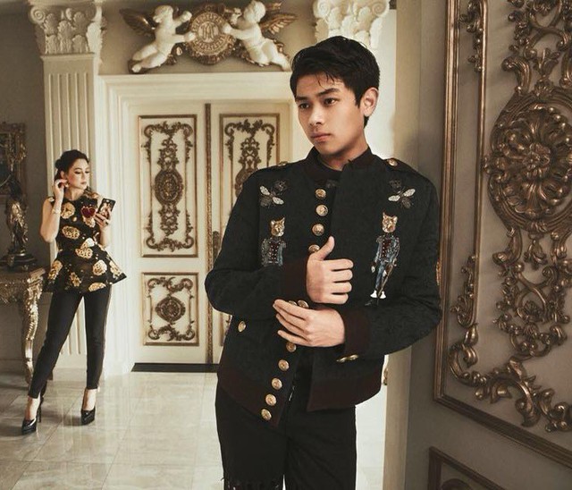 Hiếu Nguyễn - thiếu gia nghìn tỷ của gia đình Johnathan Hạnh Nguyễn: Từng thử sức làm nhân viên bán hàng tại công ty bố, kín đáo đời tư và cuộc sống sang chảnh như ông hoàng - Ảnh 5. Hiếu Nguyễn - thiếu gia nghìn tỷ của gia đình Johnathan Hạnh Nguyễn: Từng thử sức làm nhân viên bán hàng tại công ty bố, kín đáo đời tư và cuộc sống sang chảnh như ông hoàng - Ảnh 5.