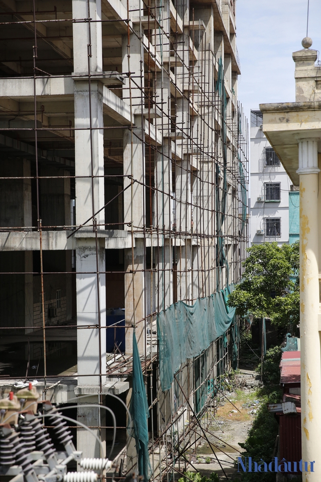 Cận cảnh dự án chung cư 12 năm chưa xây xong ở Hà Nội - Ảnh 5.