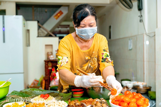  Tết Đoan Ngọ tại lò bánh Bá Trạng của người Hoa lâu đời nhất Sài Gòn, một cặp bánh có giá lên tới 1 triệu đồng mà cả năm chỉ được ăn duy nhất 1 lần!  - Ảnh 6.