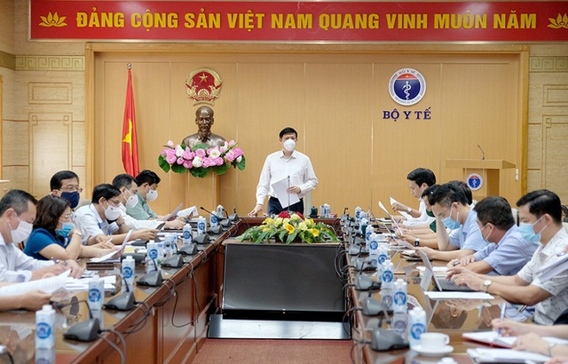 Bộ trưởng Bộ Y tế Nguyễn Thanh Long: Việt Nam thực hiện chiến dịch tiêm chủng lớn nhất trong lịch sử - Ảnh 1.