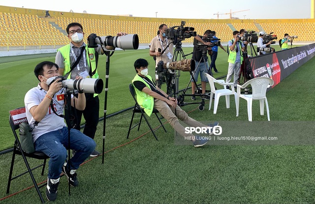  Thầy Park chơi khó ở buổi tập của tuyển Việt Nam, phóng viên UAE chán nản suýt bỏ về sớm - Ảnh 5.