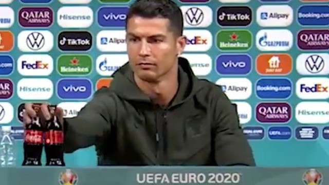 Thiên tài khổ luyện CR7 - Những thói quen sinh hoạt biến anh trở thành cỗ máy vĩnh cửu ở tuổi 36: Ngày ăn 6 bữa, ngủ chia 5 giấc, tập từ phòng ngủ tới sân cỏ - Ảnh 2.