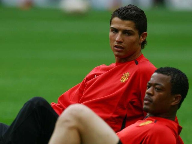 Đồng đội thân thiết của Ronaldo khuyên: Đừng dại mà nhận lời qua nhà hắn ăn cơm - Ảnh 1.