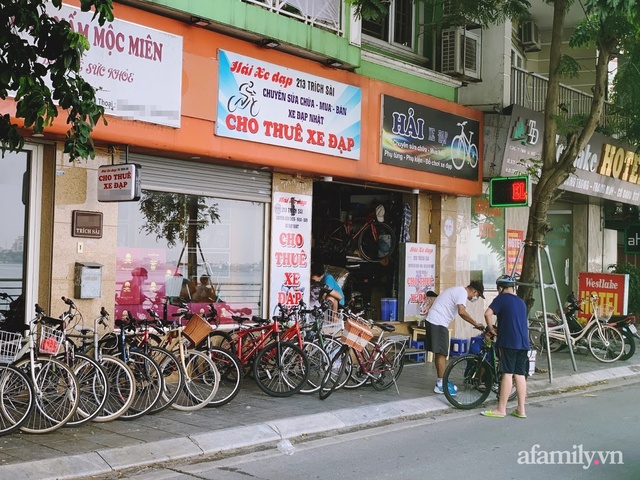 Dịch vụ hot giữa mùa dịch: Người dân Hà Nội đổ xô lên phố thuê xe đạp, có cửa hàng cháy đến mức 250 chiếc không đủ cung  - Ảnh 1.