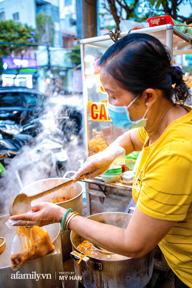  Nếu Ấn Độ ăn cà ri nhiều nhất thế giới thì ở miền Tây có một nơi mà người dân ăn cà ri nhiều nhất Việt Nam, y như cách người Sài Gòn chọn cơm tấm để ăn sáng!  - Ảnh 9.