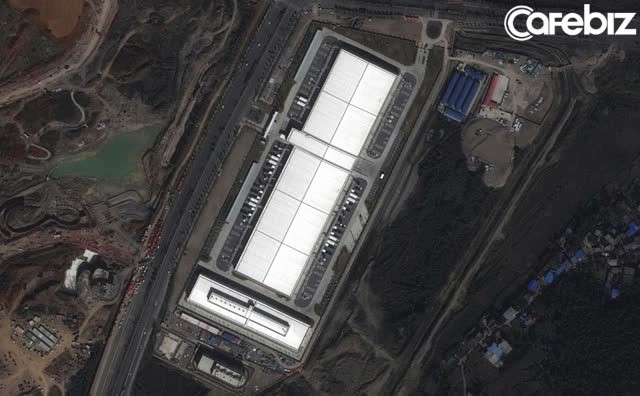 Trung Quốc từng dời cả 1 ngọn núi để Apple xây nhà máy sản xuất - Ảnh 2.