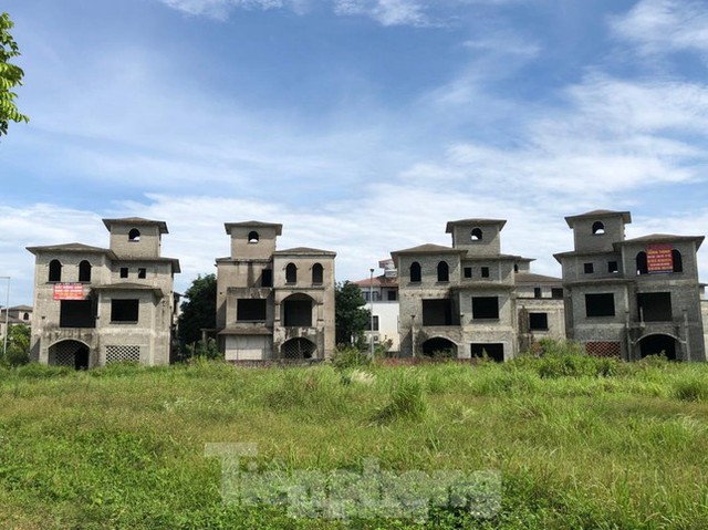  Điểm mặt các khu biệt thự triệu đô bỏ hoang ở Hà Nội trước đề xuất đánh thuế  - Ảnh 1.