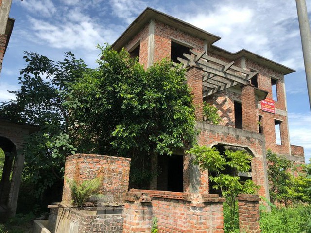  Điểm mặt các khu biệt thự triệu đô bỏ hoang ở Hà Nội trước đề xuất đánh thuế  - Ảnh 2.