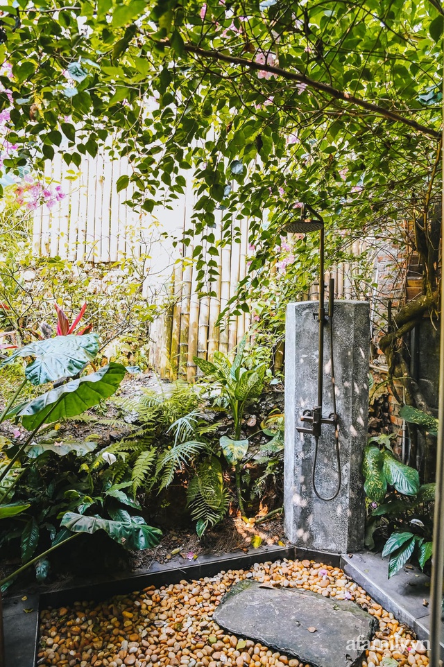 Cuộc sống yên bình trong ngôi nhà nhỏ và khu vườn xanh mát bóng cây ở ngoại thành Hà Nội - Ảnh 15.