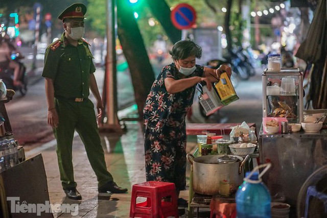  Hàng quán câu giờ sai quy định, lực lượng chức năng liên tục nhắc nhở  - Ảnh 15.