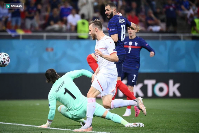  Kết quả Pháp vs Thụy Sĩ: Pogba siêu phẩm, Benzema cú đúp, Pháp gục ngã đau đớn trên chấm luân lưu - Ảnh 10.