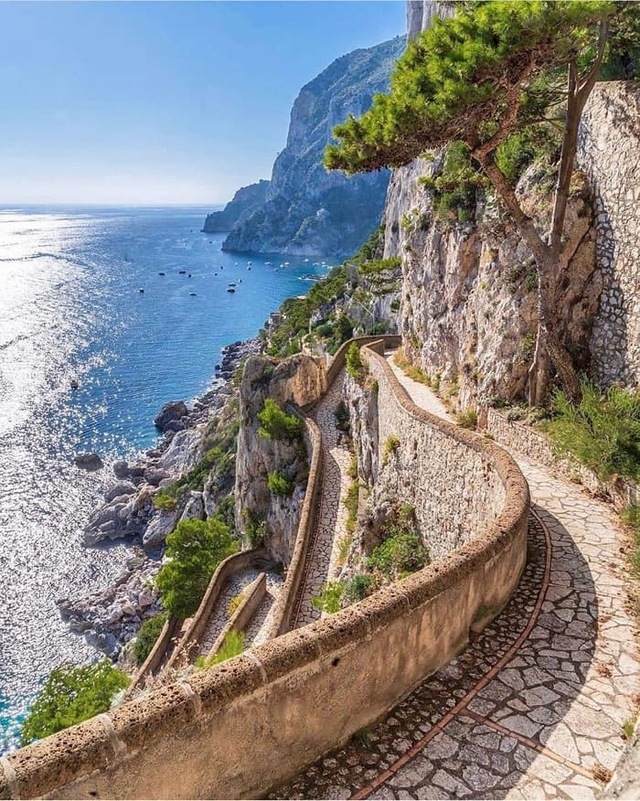 Choáng ngợp Capri – hòn đảo không Covid-19 ở châu Âu, điểm nghỉ dưỡng siêu cao cấp của người giàu trời Tây - Ảnh 5.