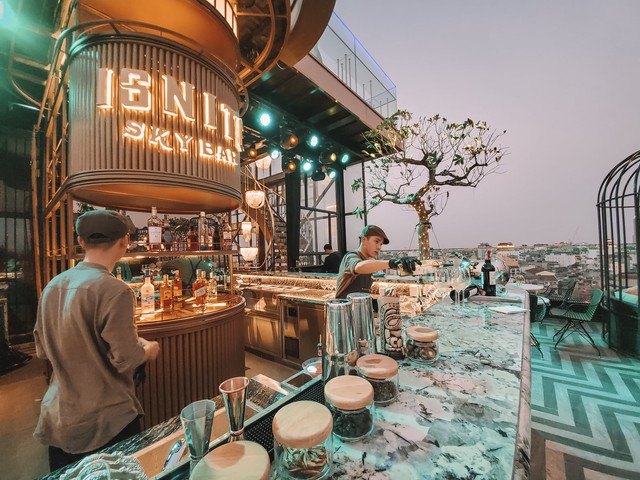 Mê mẩn ngắm 4 khách sạn trong khu phố cổ Hà Nội được hàng triệu du khách bình chọn là nơi có tầng thượng đẹp nhất thế giới - Ảnh 6.