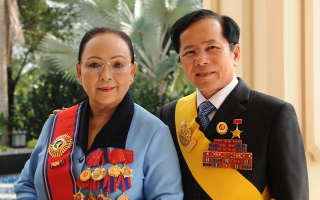 Vợ chồng ông Lê Văn Kiểm bà Trần Cẩm Nhung.