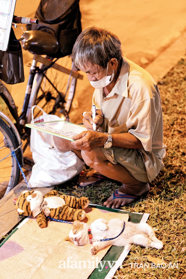  Cụ ông câm điếc cưu mang chú chó nhỏ, thà rong ruổi bán từng tờ vé số chứ không nhận 70 triệu khi người Sài Gòn dang tay giúp đỡ  - Ảnh 15.