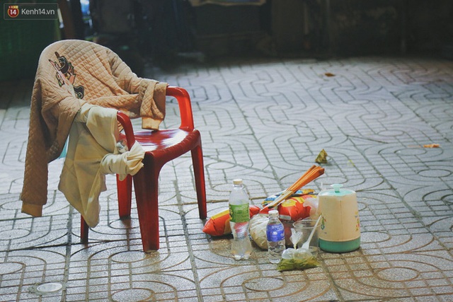  Người vô gia cư lay lắt trong đêm đầu Sài Gòn giãn cách: Con không có nhà, tối con ra Cầu Mống mà ngủ - Ảnh 12.