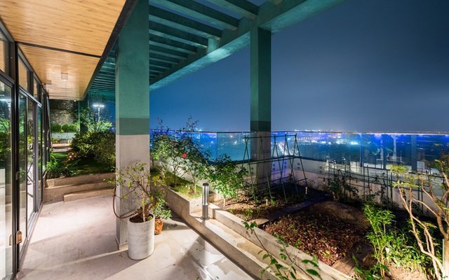  Vợ chồng 9X chi 5 tỷ cải tạo penthouse, dành hẳn 150m2 làm khu vườn trên cao để chill tại gia  - Ảnh 24.