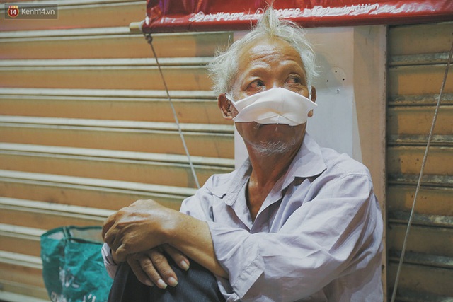 Người vô gia cư lay lắt trong đêm đầu Sài Gòn giãn cách: Con không có nhà, tối con ra Cầu Mống mà ngủ - Ảnh 26.
