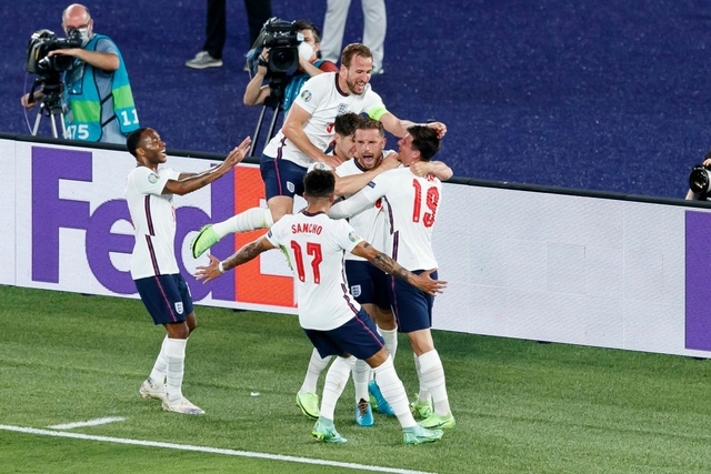 Tâm thư của HLV Gareth Southgate viết cho nước Anh: Nếu không có niềm tự hào dân tộc, cơ hội khoác áo Tam sư sẽ không bao giờ xuất hiện - Ảnh 10. Tâm thư của HLV Gareth Southgate viết cho nước Anh: Nếu không có niềm tự hào dân tộc, cơ hội khoác áo Tam sư sẽ không bao giờ xuất hiện - Ảnh 10.