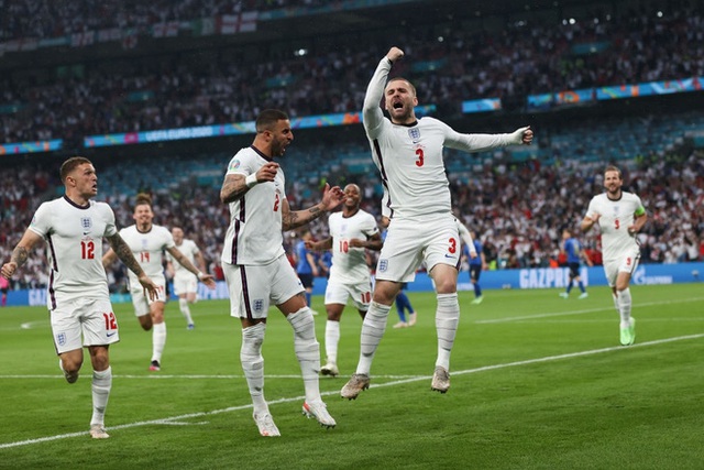  Khiến tuyển Anh khóc hận trên loạt luân lưu, Ý vô địch Euro 2020 theo kịch bản đầy cảm xúc  - Ảnh 2.