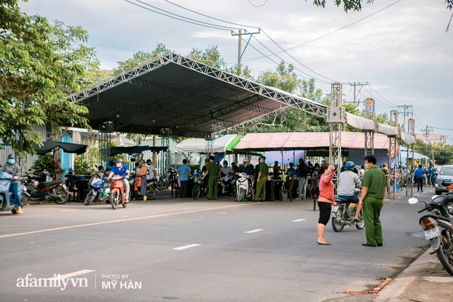  Có một Tây Đô rất lạ: Đâu rồi những tiếng rao, tiếng hò giữa chợ nổi, chỉ thấy phiên chợ một tiếng rưỡi đậm chất người miền Tây giữa lòng thành phố  - Ảnh 21.