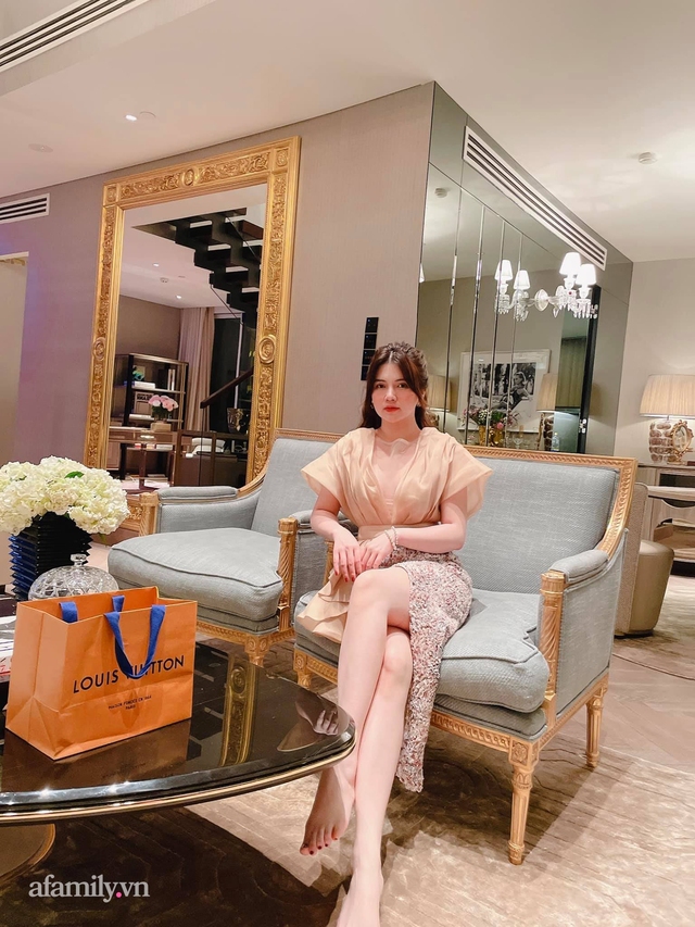 HOT: Nữ đại gia thuê NTK Thái Công mua chiếc gương 2 tỷ thừa nhận soi gương 2 tỷ cảm giác hạnh phúc mà không có đơn vị tiền tệ nào định giá được - Ảnh 6.