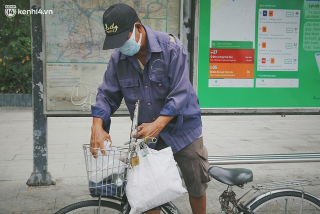 Chuyện ấm lòng khi Sài Gòn giãn cách: Hội chị em miệt mài nấu hàng trăm phần cơm, đi khắp nơi để tặng cho người khó khăn - Ảnh 25. Chuyện ấm lòng khi Sài Gòn giãn cách: Hội chị em miệt mài nấu hàng trăm phần cơm, đi khắp nơi để tặng cho người khó khăn - Ảnh 25.