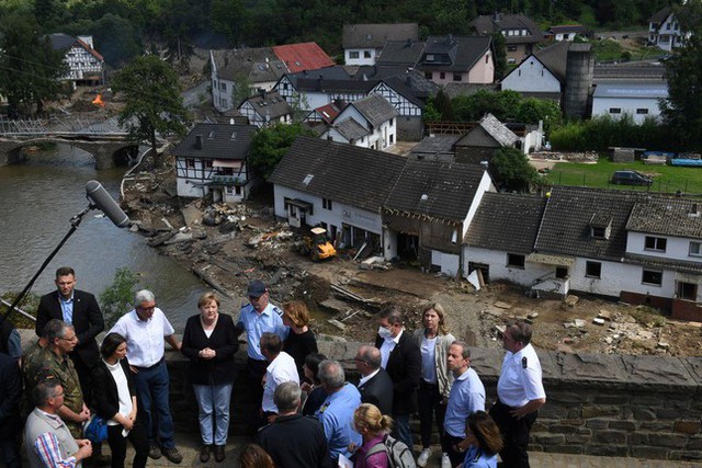188 người chết vì lũ lụt ở châu Âu, Thủ tướng Đức thốt lên thật kinh hoàng - Ảnh 1.