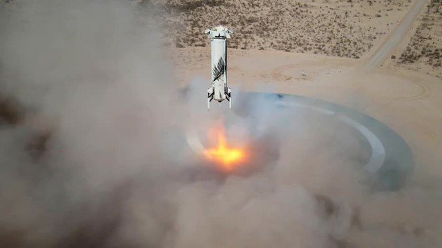 Chuyến bay 11 phút vào không gian của Jeff Bezos: Được thực hiện hoàn toàn tự động, đi lên bằng tên lửa, đáp xuống mặt đất bằng... dù - Ảnh 2.