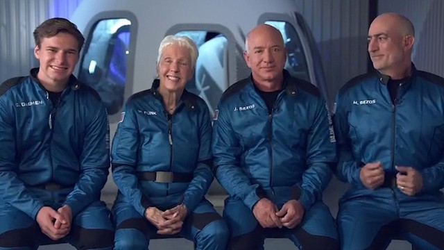 Nguy cơ tỷ phú Bezos gặp nạn trong chuyến bay đầu tiên vào vũ trụ - Ảnh 1.