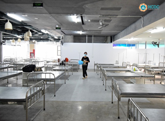  Bệnh viện dã chiến ở Thuận Kiều Plaza chính thức tiếp nhận, điều trị bệnh nhân Covid-19 - Ảnh 13.