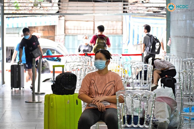  Bệnh viện dã chiến ở Thuận Kiều Plaza chính thức tiếp nhận, điều trị bệnh nhân Covid-19 - Ảnh 5.