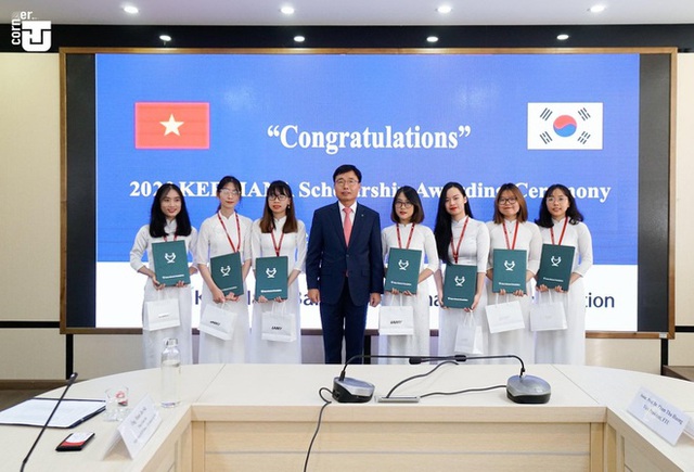 Nữ sinh FTU đạt điểm cao nhất thế giới môn Báo cáo tài chính - ACCA - Ảnh 1. Nữ sinh FTU đạt điểm cao nhất thế giới môn Báo cáo tài chính - ACCA - Ảnh 1.