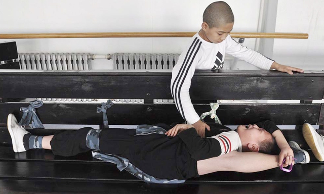 Giấc mơ vô địch Olympic của những đứa trẻ ở lò đào tạo thể thao Trung Quốc: Đánh đổi tuổi thơ bằng máu, mồ hôi và nước mắt  - Ảnh 17.