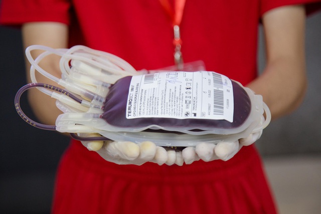  Ngân hàng máu kêu cứu vì nguồn dự trữ cạn kiệt, các điểm hiến máu vắng bóng người do dịch COVID-19 - Ảnh 4.