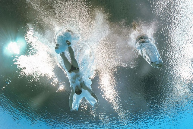     Xuất hiện cú nhảy thảm họa nhất Olympic 2020: Tưới nước bằng bụng, tỷ số đều là 0 - Ảnh 3.